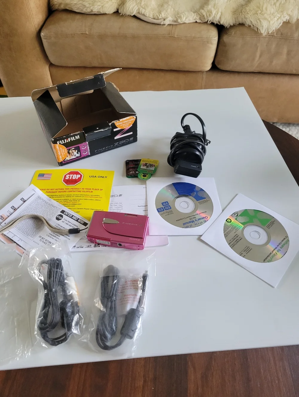 FUJIFILM FinePix Z20fd Pink 10.0MP 3x Optical Zoom Digital Camera Complete Box